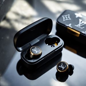 Louis Vuitton Horizon Earphones